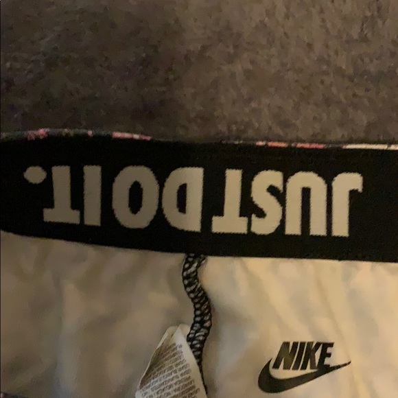 Pink Nike leggings - Picture 3 of 3